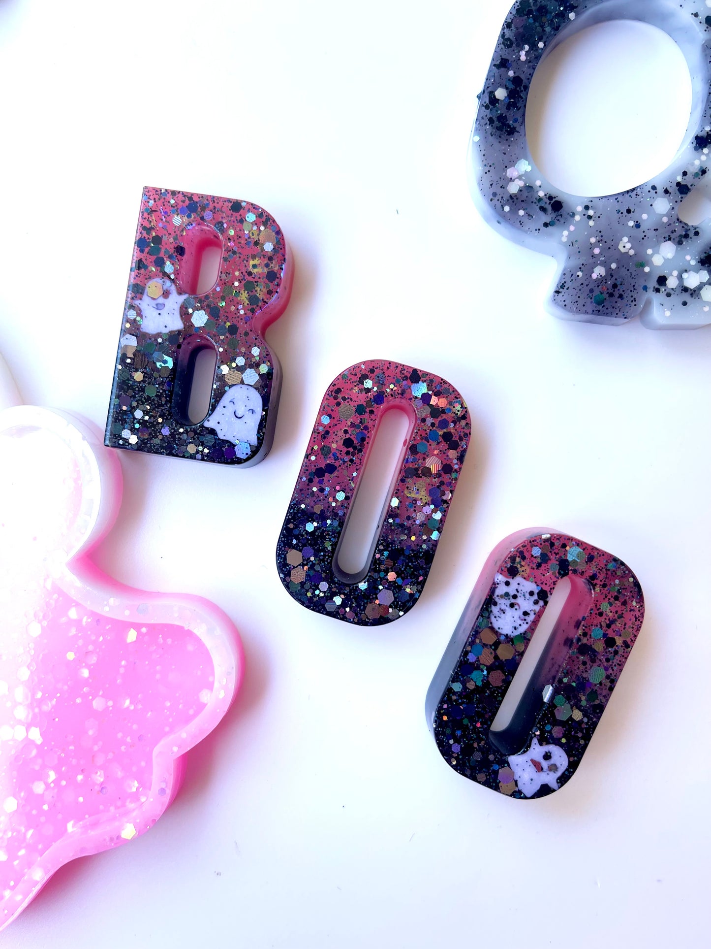 Hiding ghost letter set