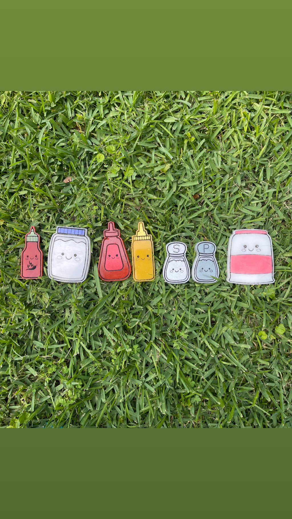 Mud kitchen condiments