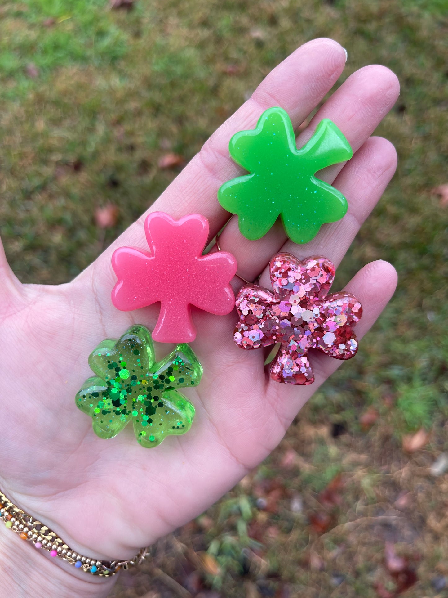 Shamrocks/clovers